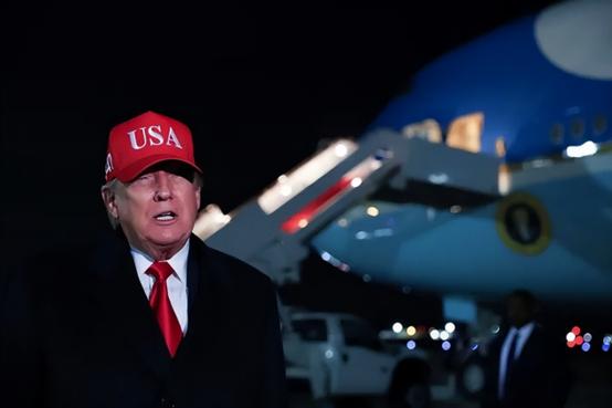 很多人不理解，说特朗普今年为什么非要针对委内瑞拉，伊朗出手。他不是一向标榜自己是