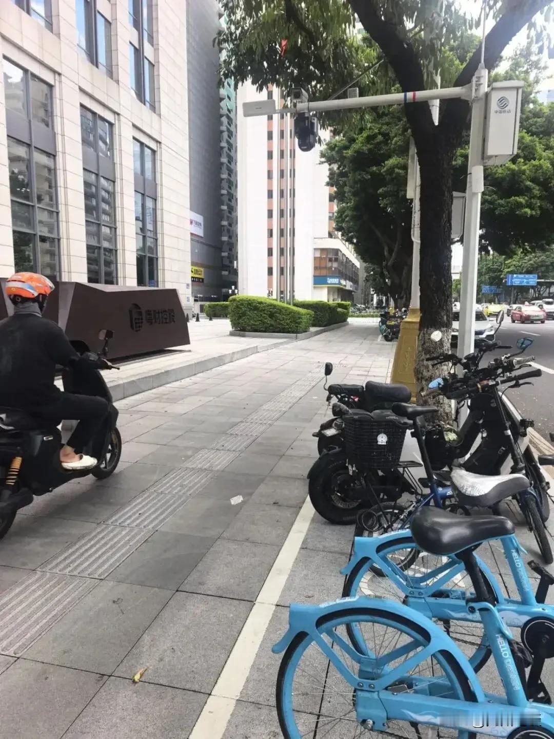 30天公示期已到，今日正式开始执行拍摄！
广州新增192个电动自行车抓拍点。
其