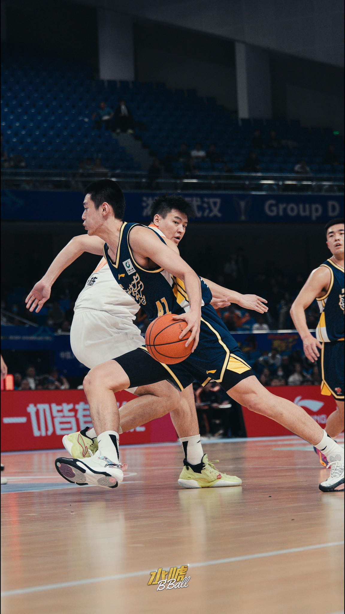 水唬篮球 上就好使，即插即用标准的别人家好孩子这位07后刚满18岁！王洪泽广东宏