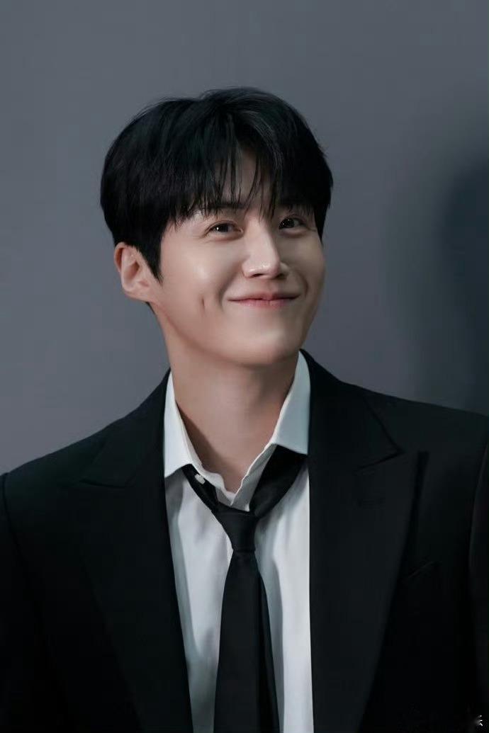 金宣虎承认逃税并道歉这是商量好的吗？上一秒说等回应下一秒承认？而且都是看自己事业