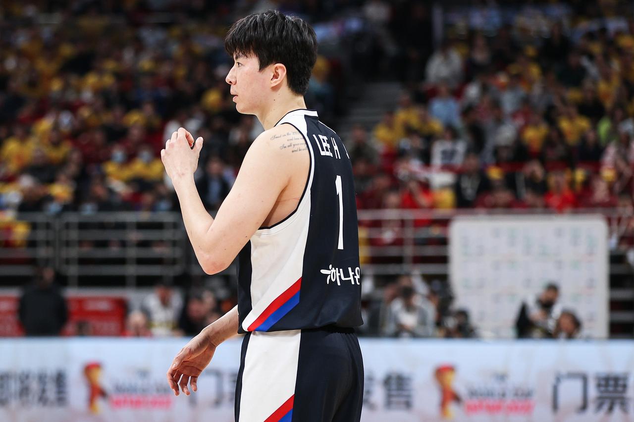 韩国男篮正在决赛等我们，中国男篮要加油战胜日本！

李贤重率领韩国男篮已经提前晋
