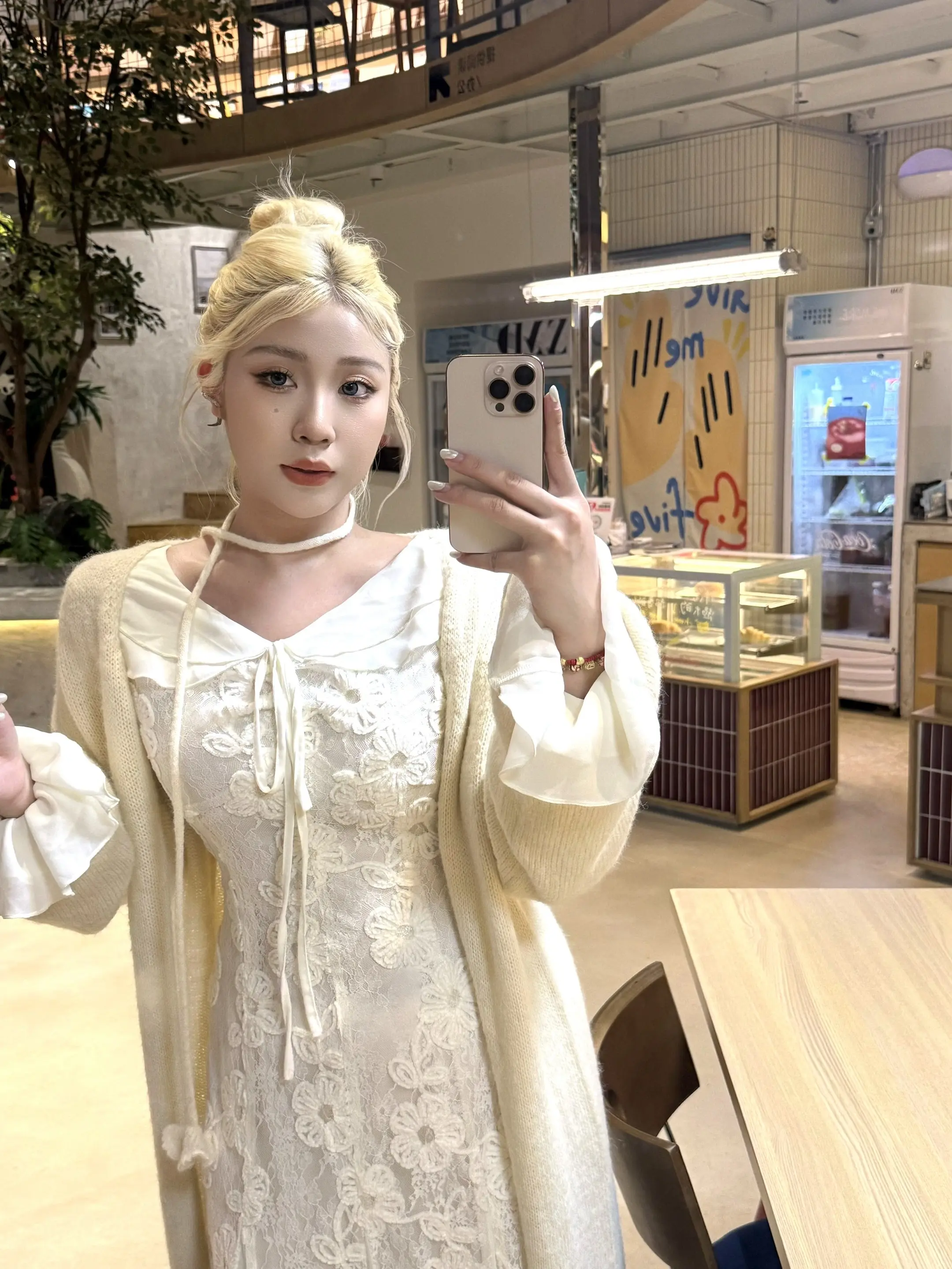 人总是喜欢反季节的东西 就像幸福后知后觉