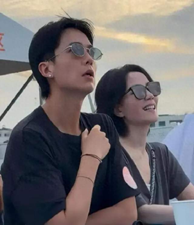 王菲好友音乐节上多人越界！道歉只给了陈粒，李嫣欧阳娜娜零回应
