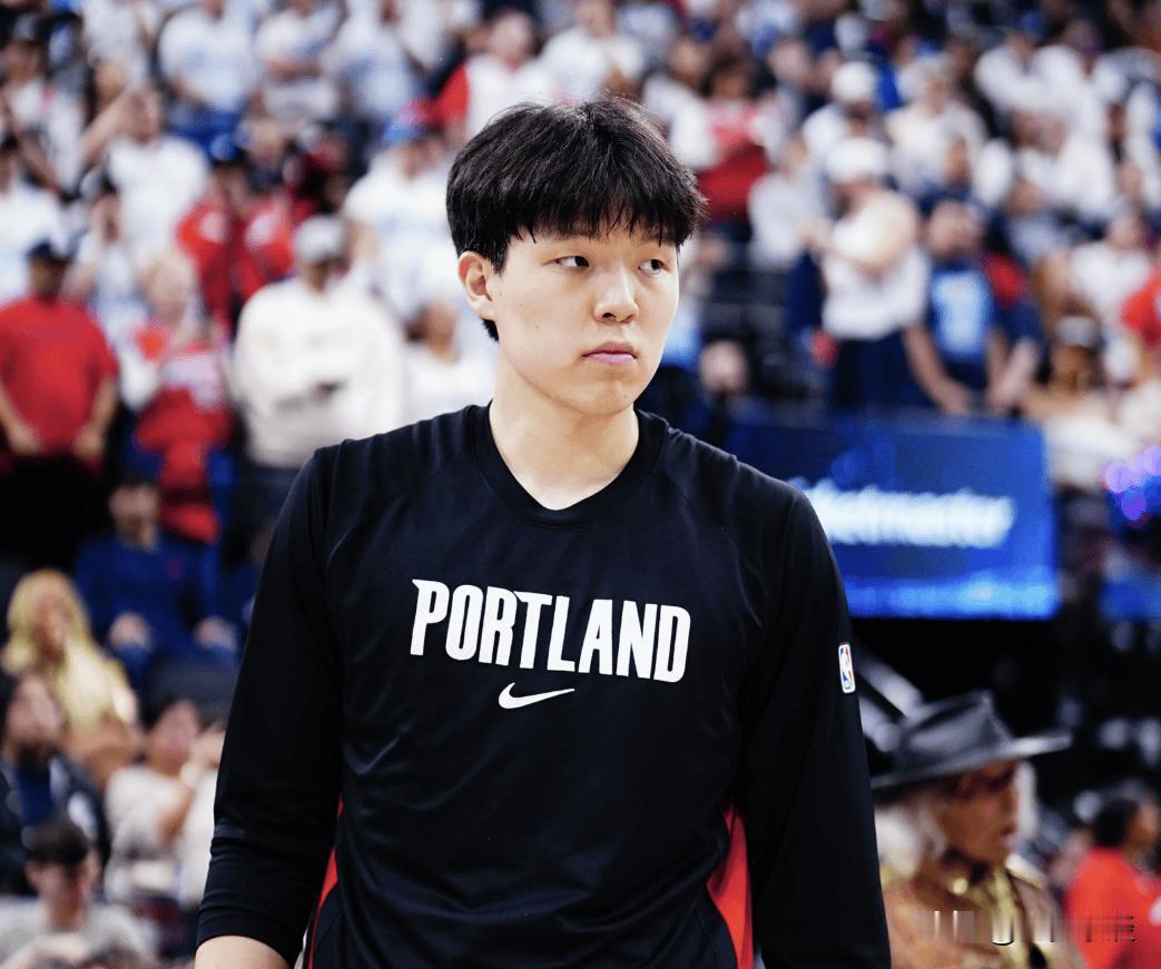 杨瀚森又一场被DNP，真是看不懂开拓者在干什么。

纵观开拓者内线群，以培养新人