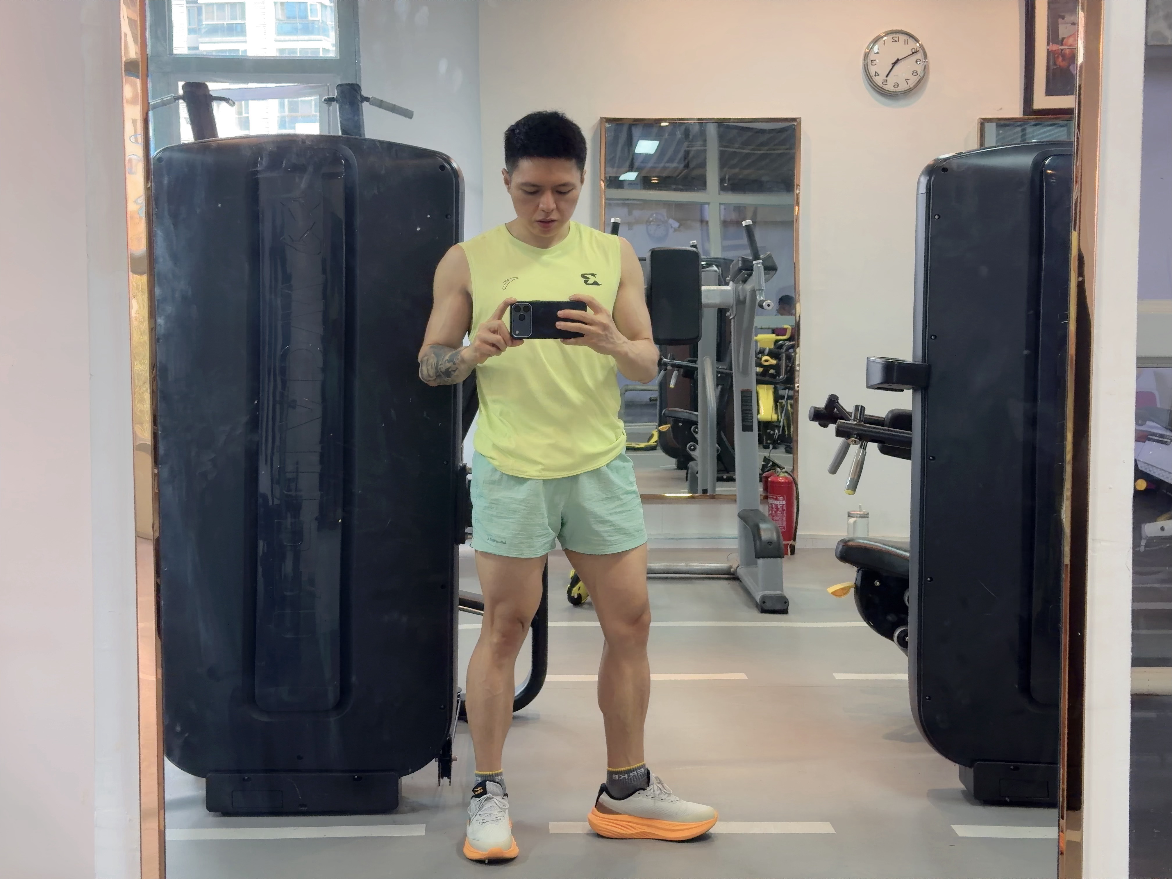 痛苦的练腿日结束。 ​​​