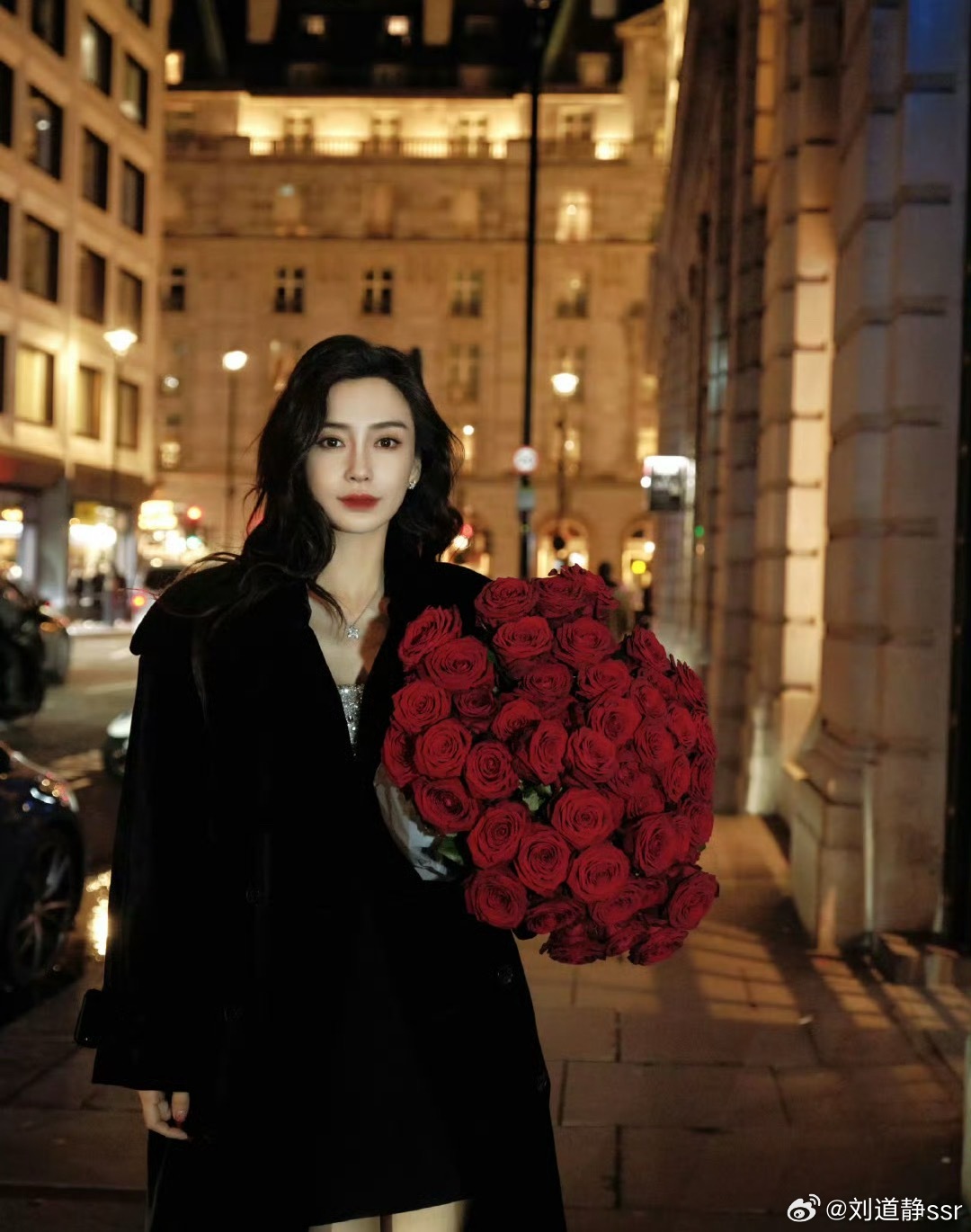 Angelababy出席巴黎时装周哇塞好美呀！姐姐终于回归时尚圈啦～  ​​​