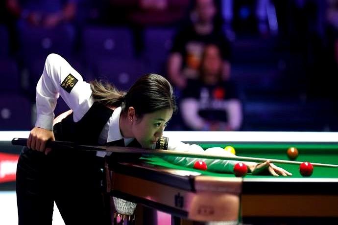 白雨露连胜五局拿到赛点

这是2025斯诺克英锦赛144进112的比赛，她最终6