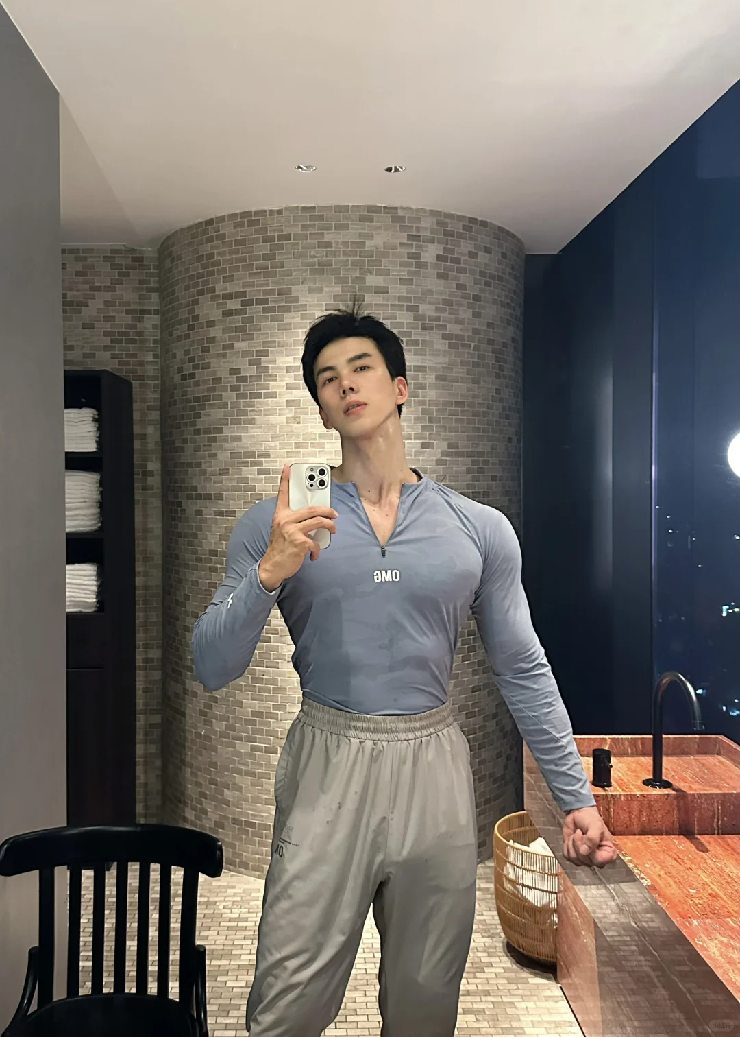 190cm 88kg 下班就跑健身房