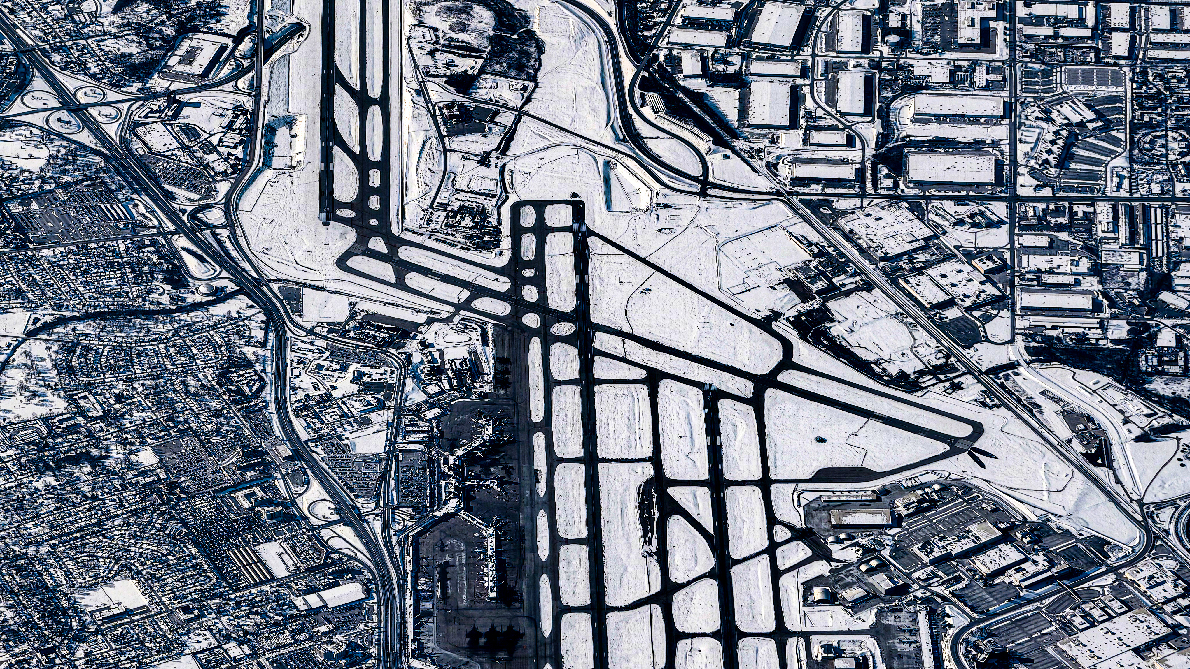 圣路易斯兰伯特国际机场 STL，雪后翼下地球