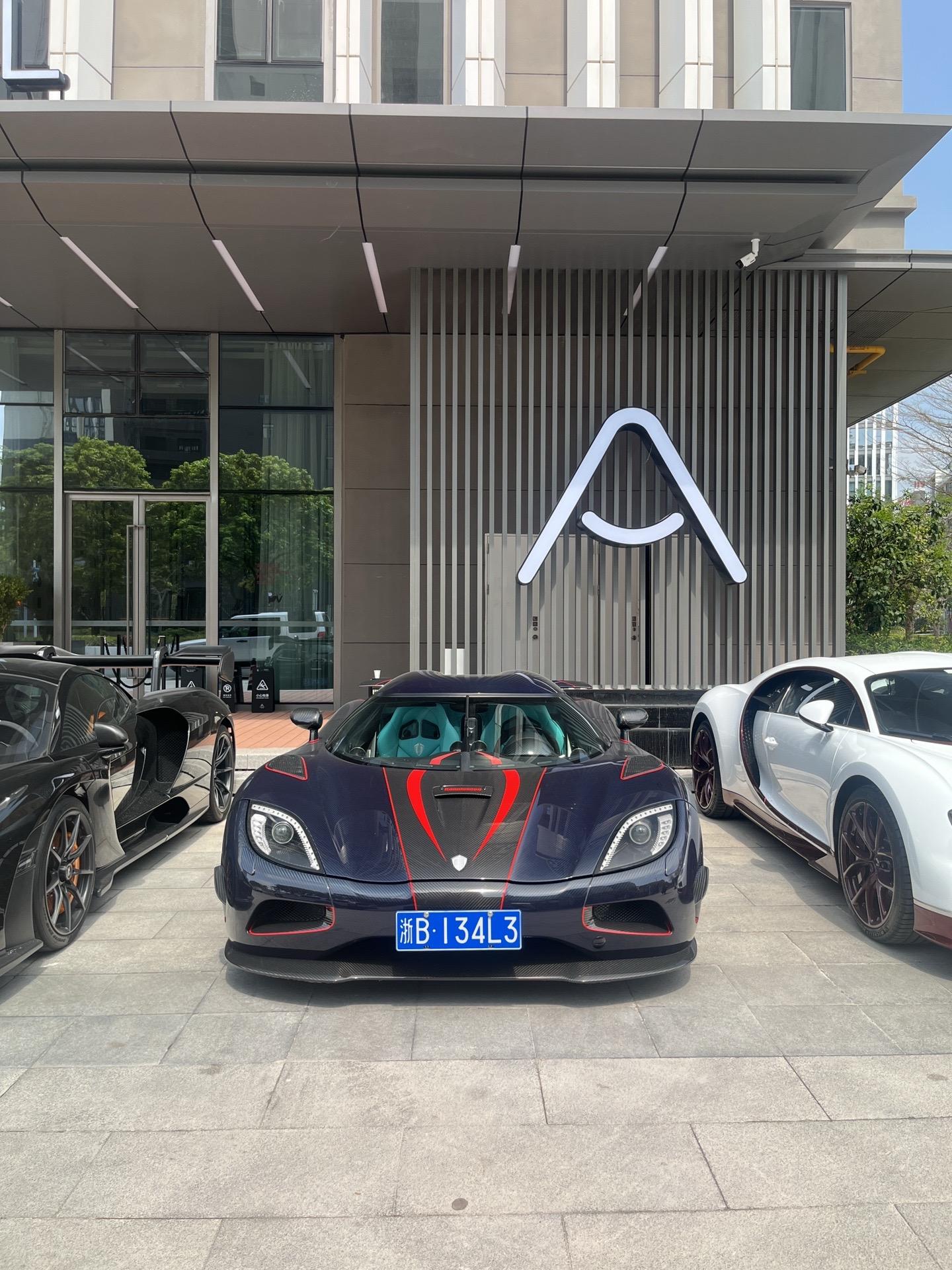 烈日下的蓝碳幽灵柯尼塞格AgeraR