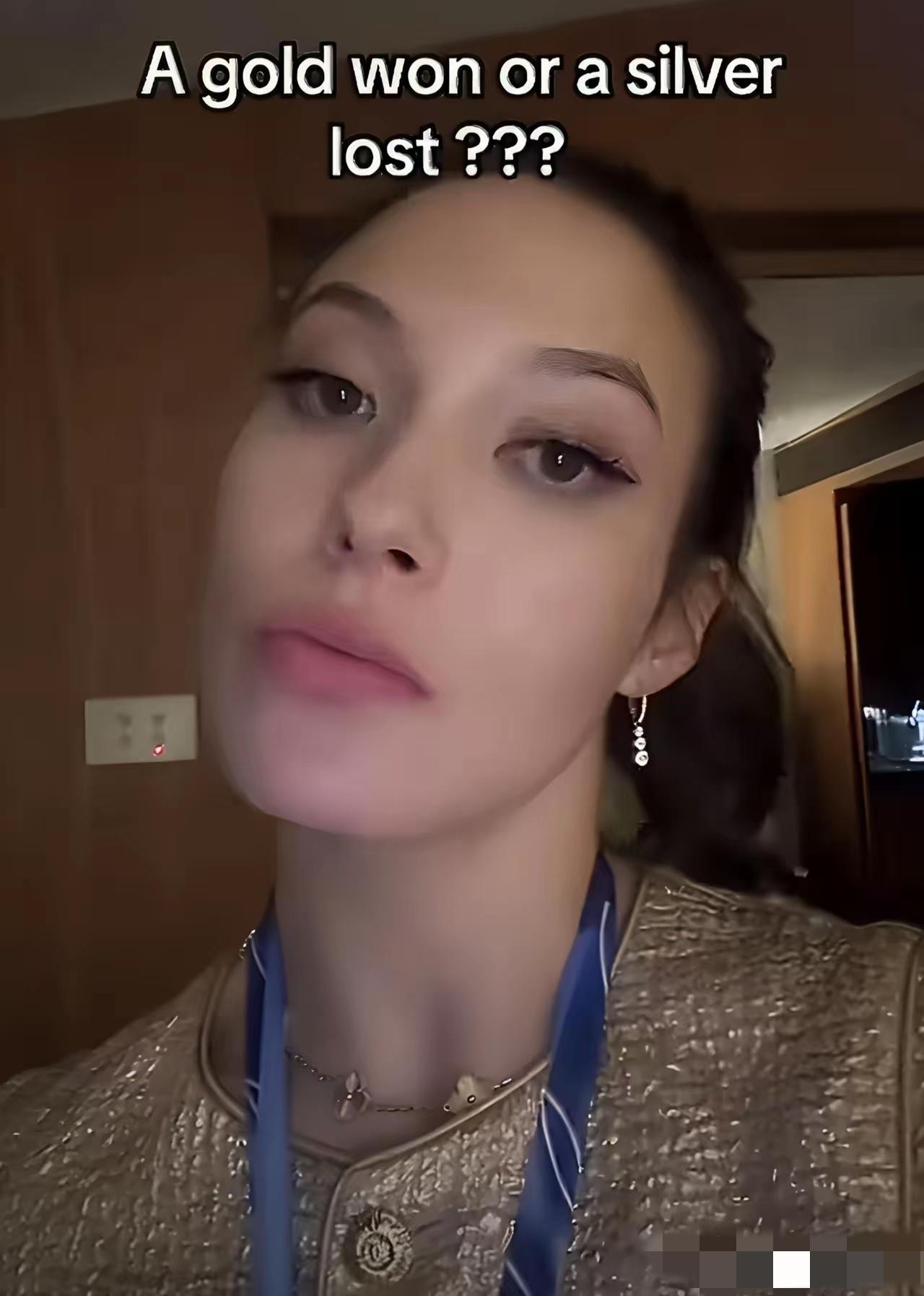 谷爱凌夺冠后
发布了一个英文视频，
24小时之内全球播放量超过1.2亿，互动量超