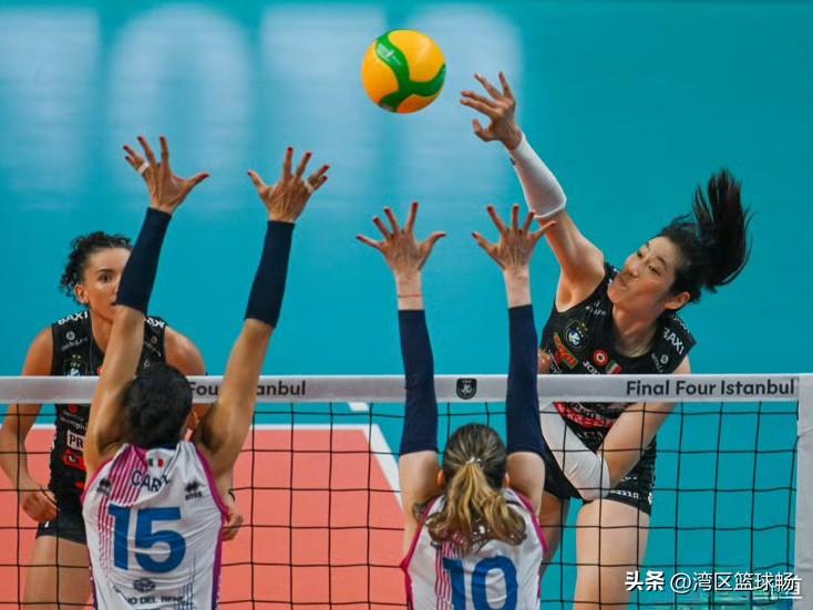 当朱婷第四次举起欧冠奖杯，当"23冠王+双圈全满贯"的成就簿再添传奇勋章，中国球