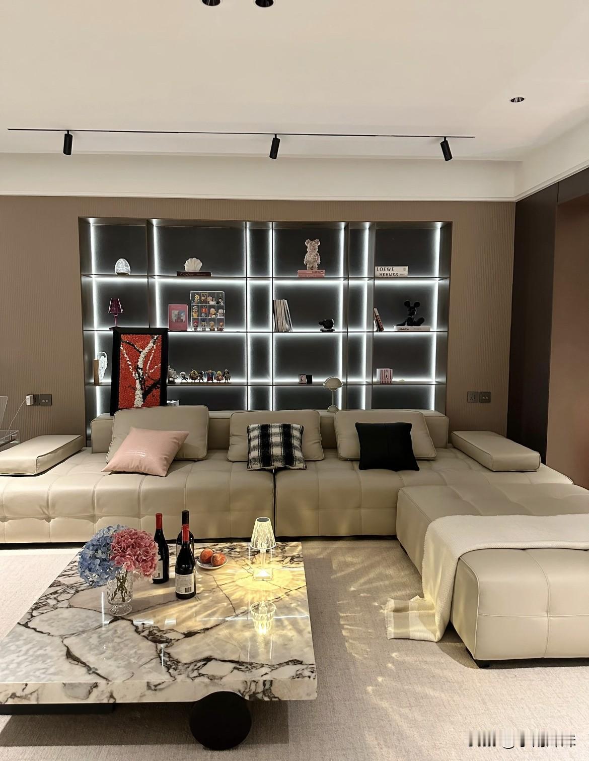 500 万买入一套房子，然后 400 万卖掉，后面又 300 万买入，这来回到底