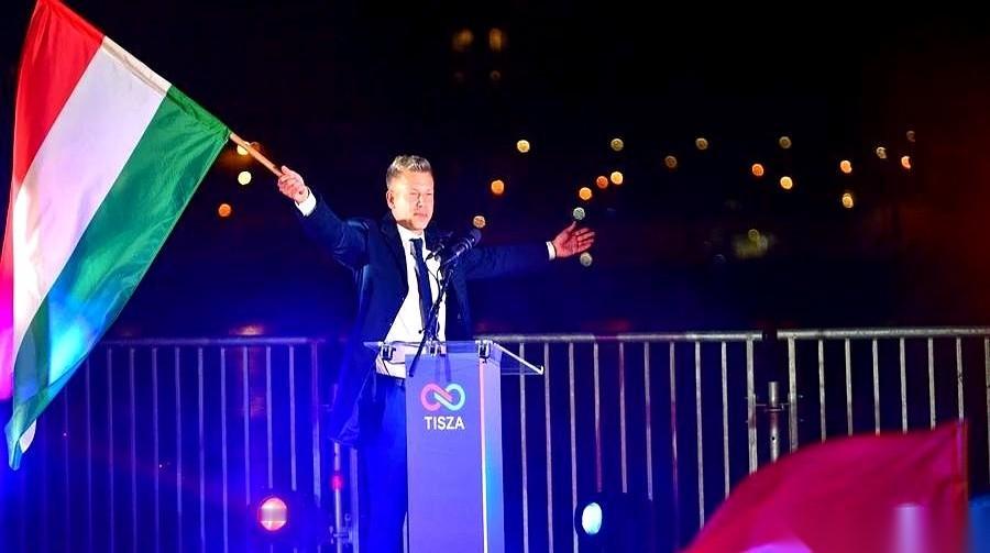 匈牙利大选，欧尔班下台了。
基辅那边，估计香槟都开了一半。总算送走了这个“拦路虎