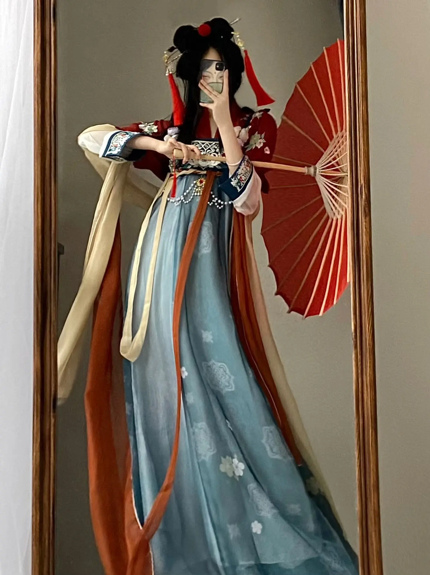 “春风若有怜花意可否许我再少年”