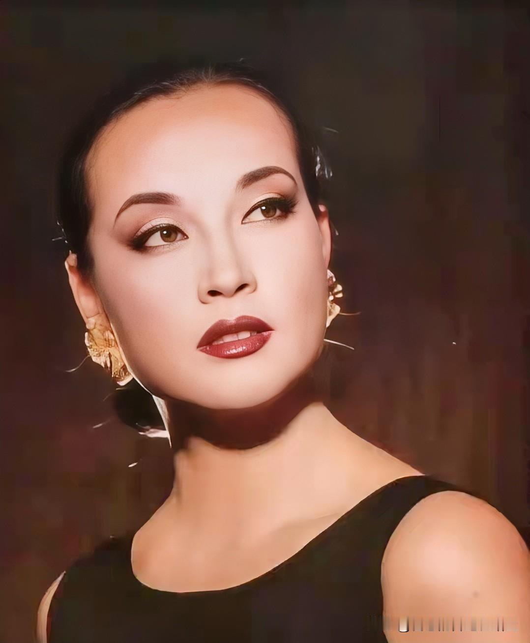 好想活得像刘晓庆这样…

我看刘晓庆书上说她被放出来第一个找她拍戏的人是张纪中，