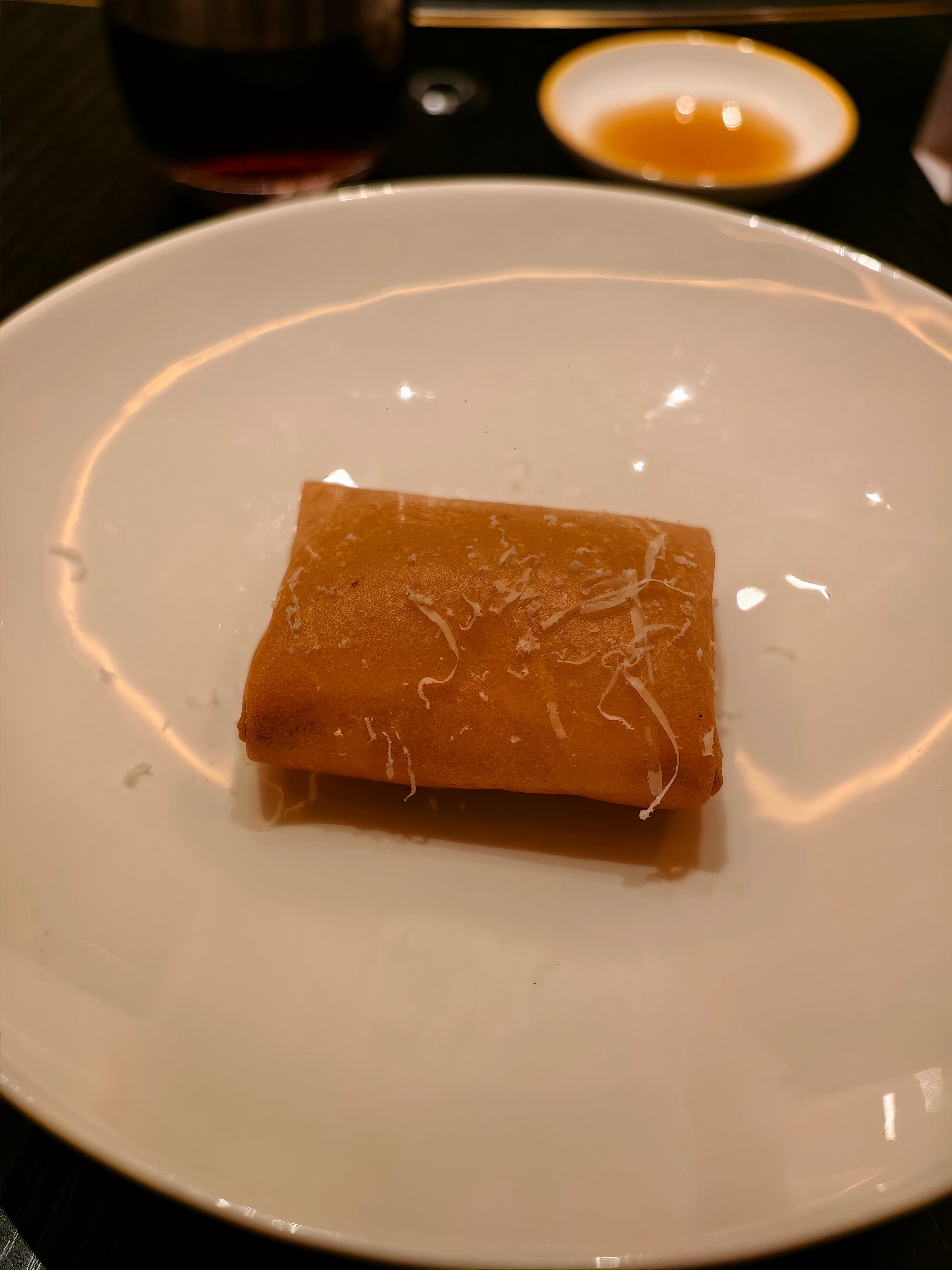 昨天的局有点高端，吃了顿中餐，听了一半的意大利语。每年F1周，埃克森美孚，布雷博