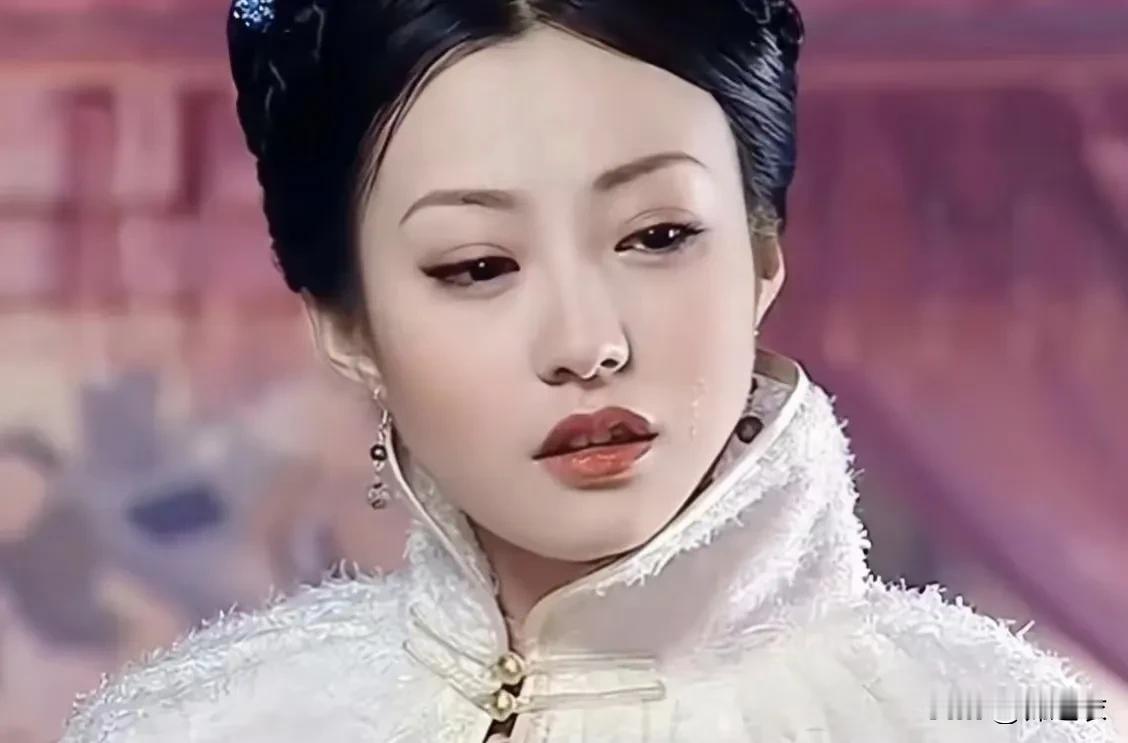 少年天子里面的皇后，真的是又蠢又坏，因为一开始福临还是很喜欢她的，但是她娇纵任性