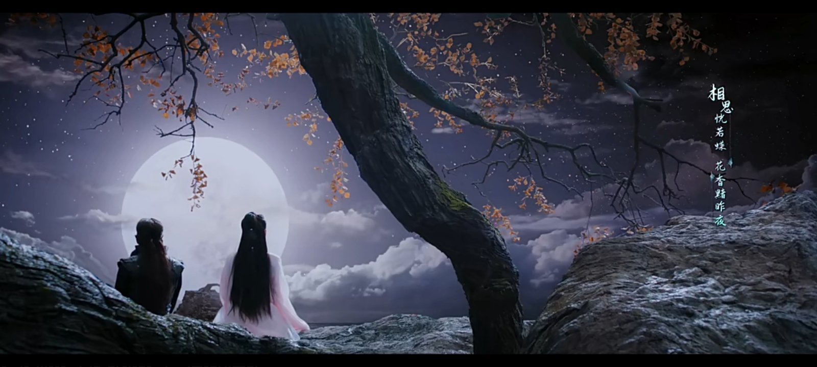 angelababy angelababy 人群自动退成布景，像被风吹散的铅笔画