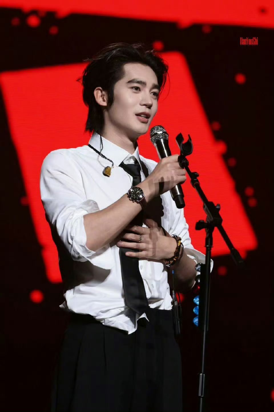 于适内娱全能ACE这个于适咋啥都会 一场演唱会看下来，最大的感受就是没有短板。原