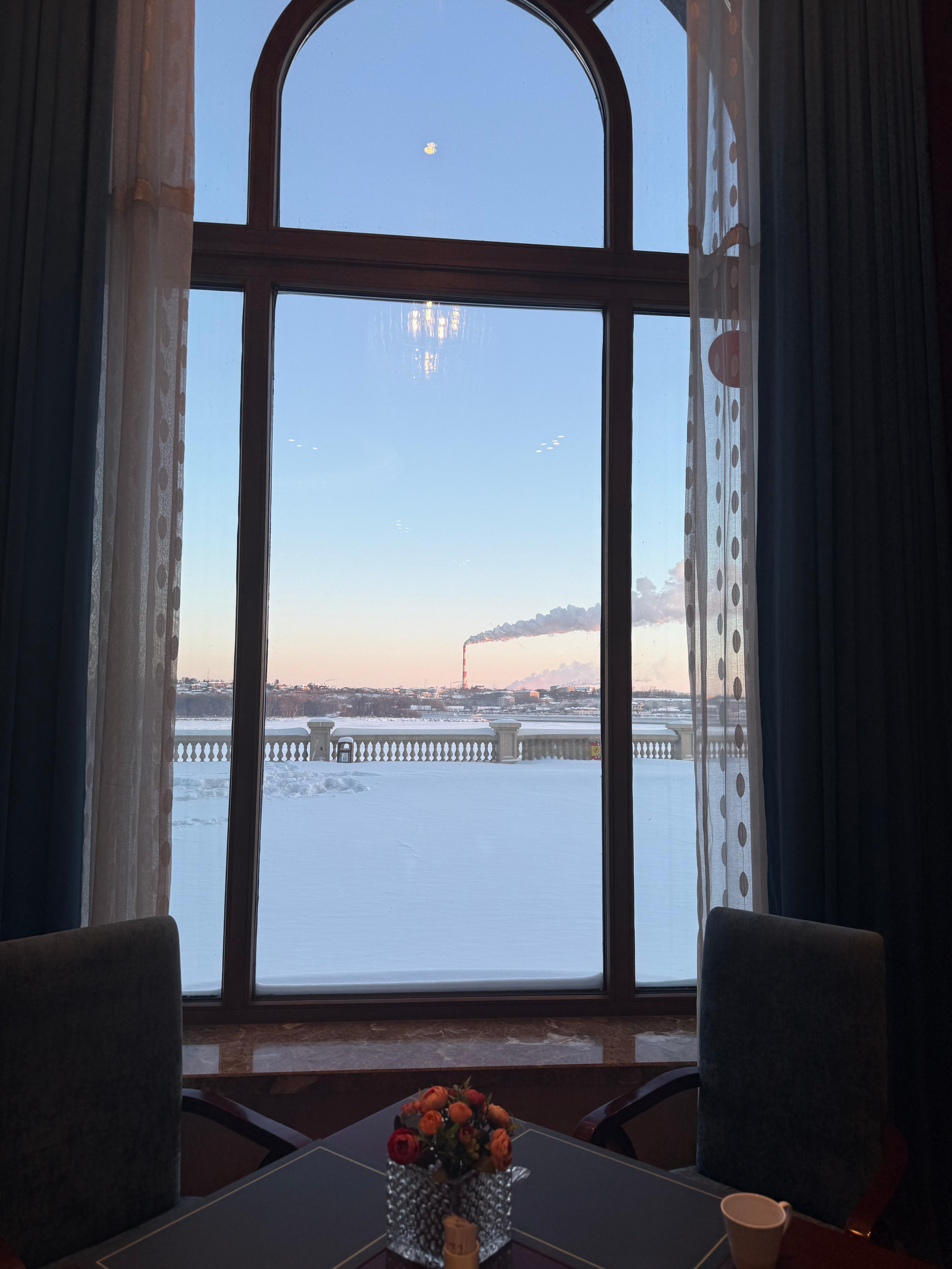 看着江对面的俄罗斯吃早饭，挺新奇的体验我的日常plog