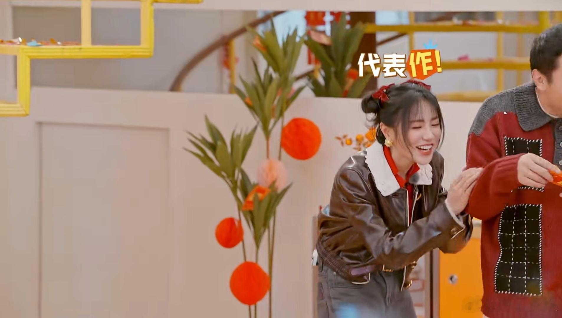 王传君问谢可寅你有代表作吗 谁懂啊！君哥一开口就是灵魂暴击，谢可寅努力思考的样子