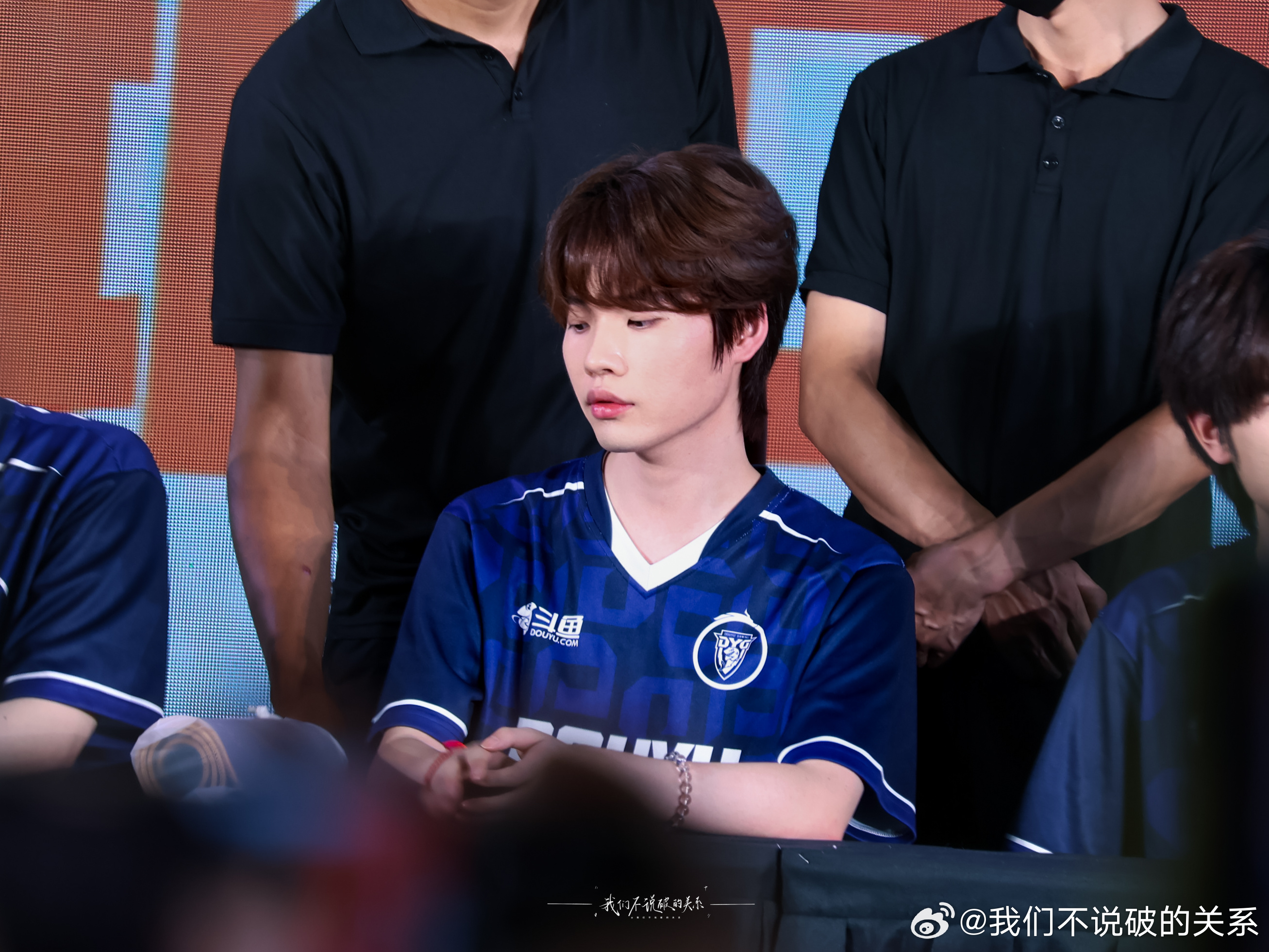 向鱼  0628武汉斗鱼嘉年华📷完全是女王…睥睨众生一般最喜欢的一组先单独发 