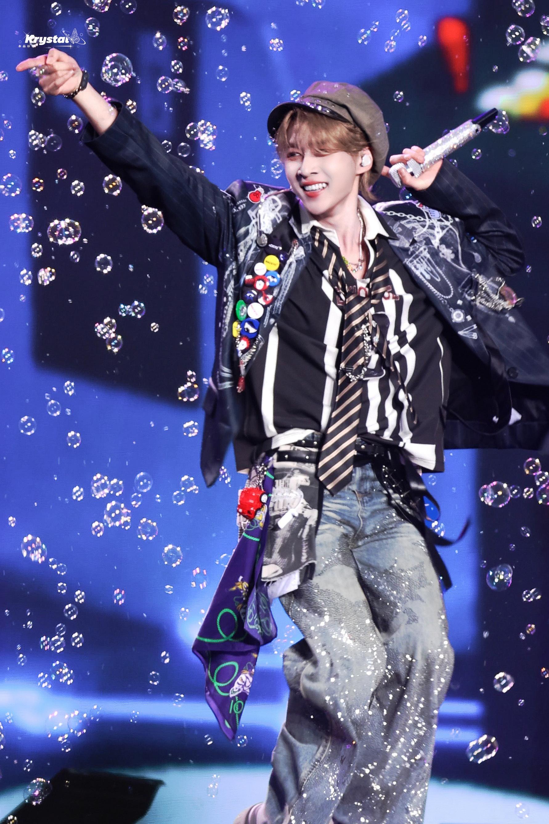 💜  ▷▷阳光是聚光灯，彩带是伴舞，你的笑是最甜旋律🎶，