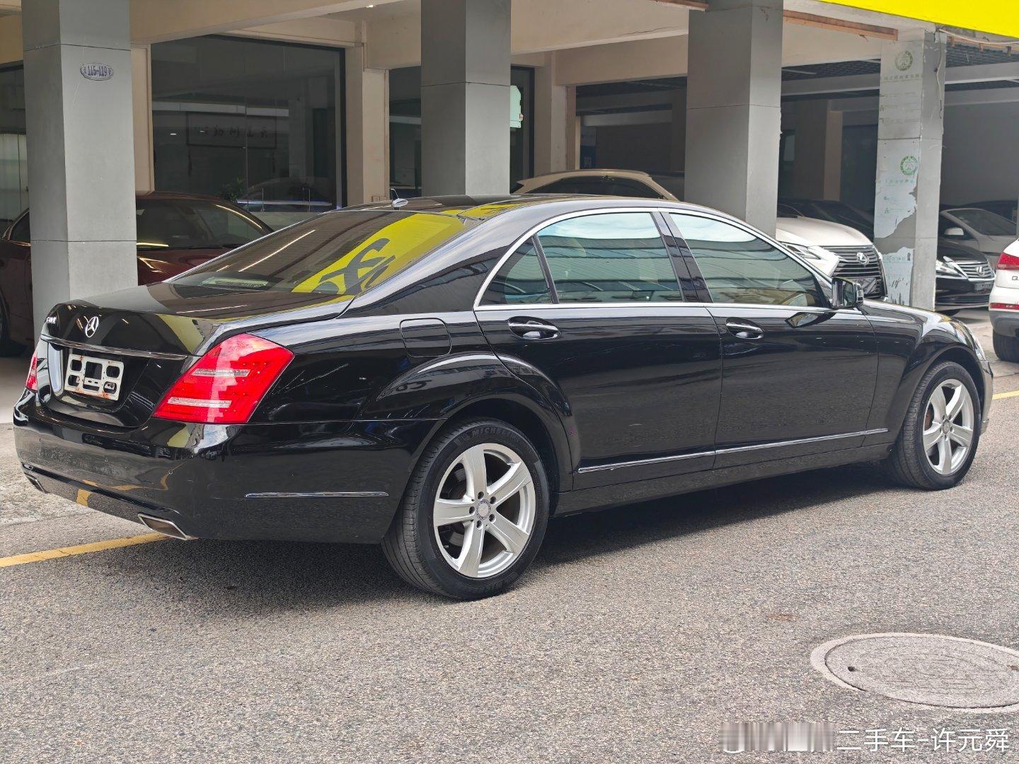 奔驰S300L 豪华版 配置拉满新车落地110万 上牌2011年车主日常保养到位