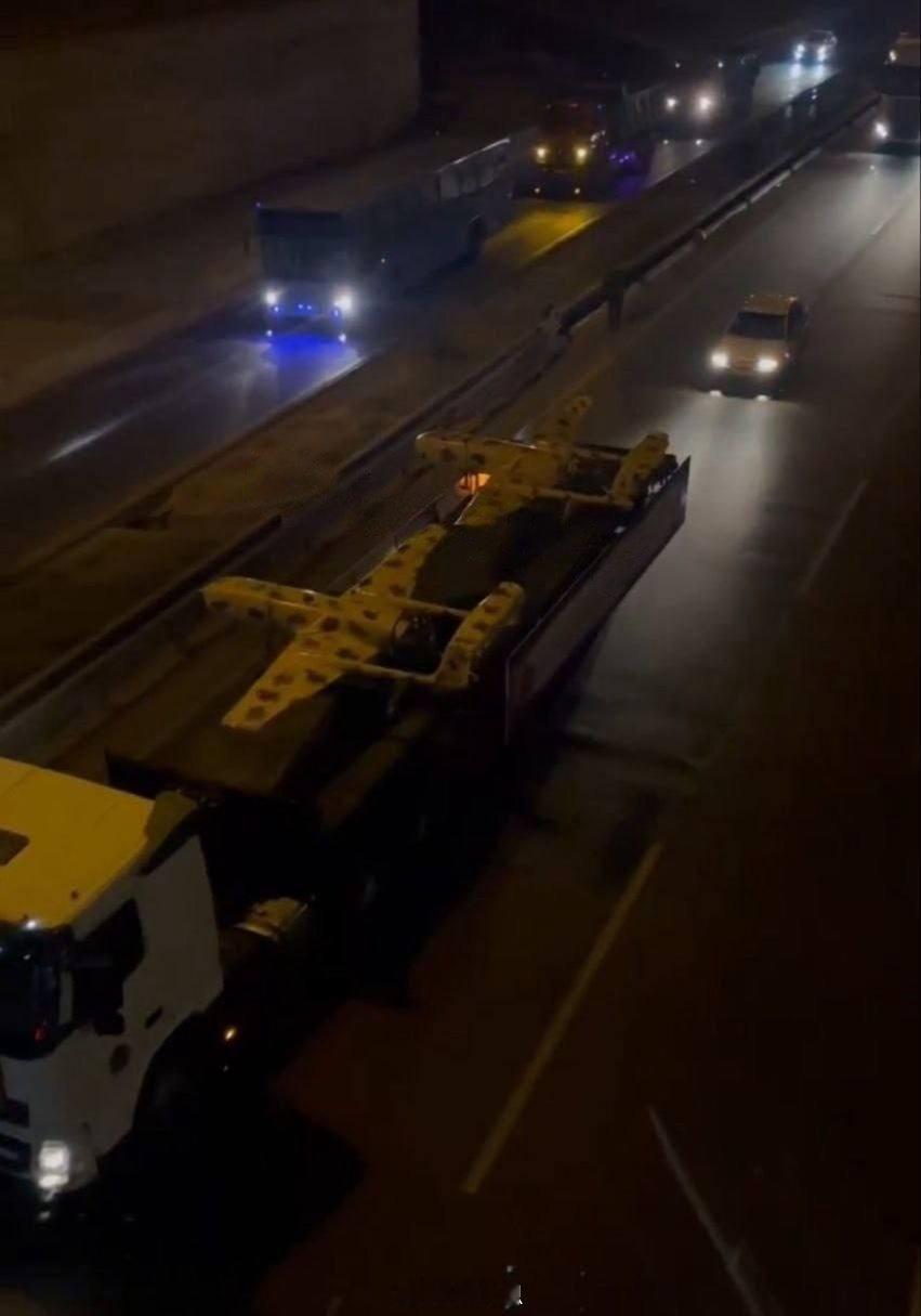 突发新闻 - 伊朗伊斯兰革命卫队已开始将空中无人机从德黑兰（伊朗首都）向西转移。