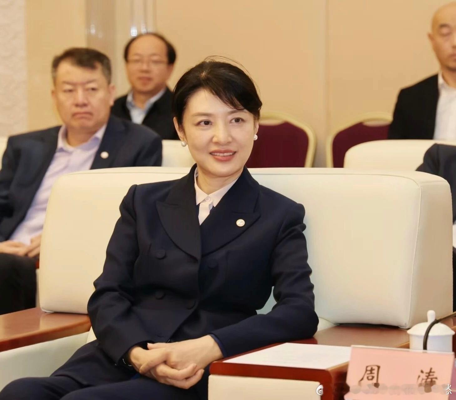 周涛回应不上春晚听完周涛聊当年去幕后工作的心理斗争，才明白成功对她来说从来不是一