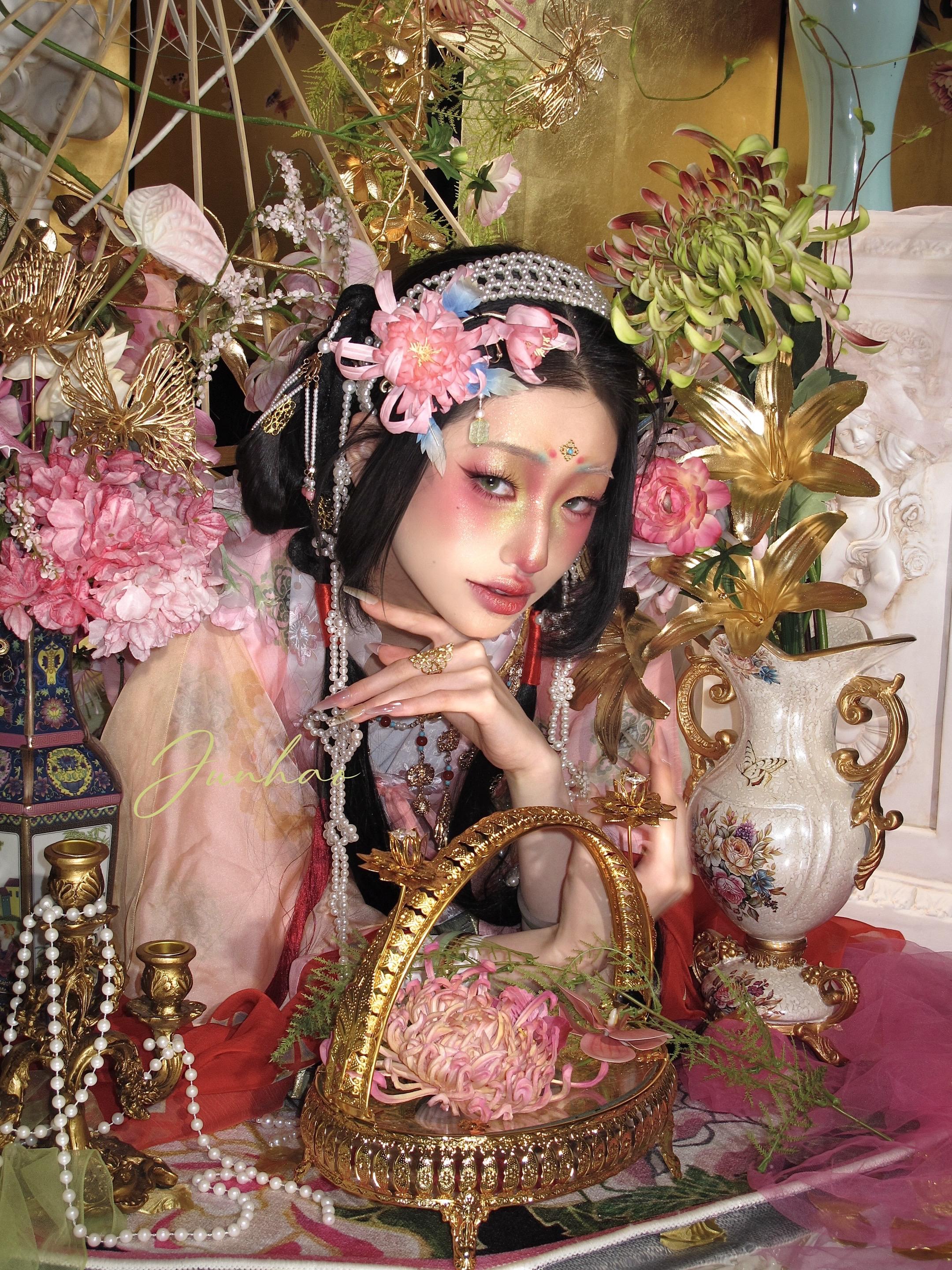 春江花月夜。纸醉金迷的东方极乐夜 新的一年依旧极繁美学