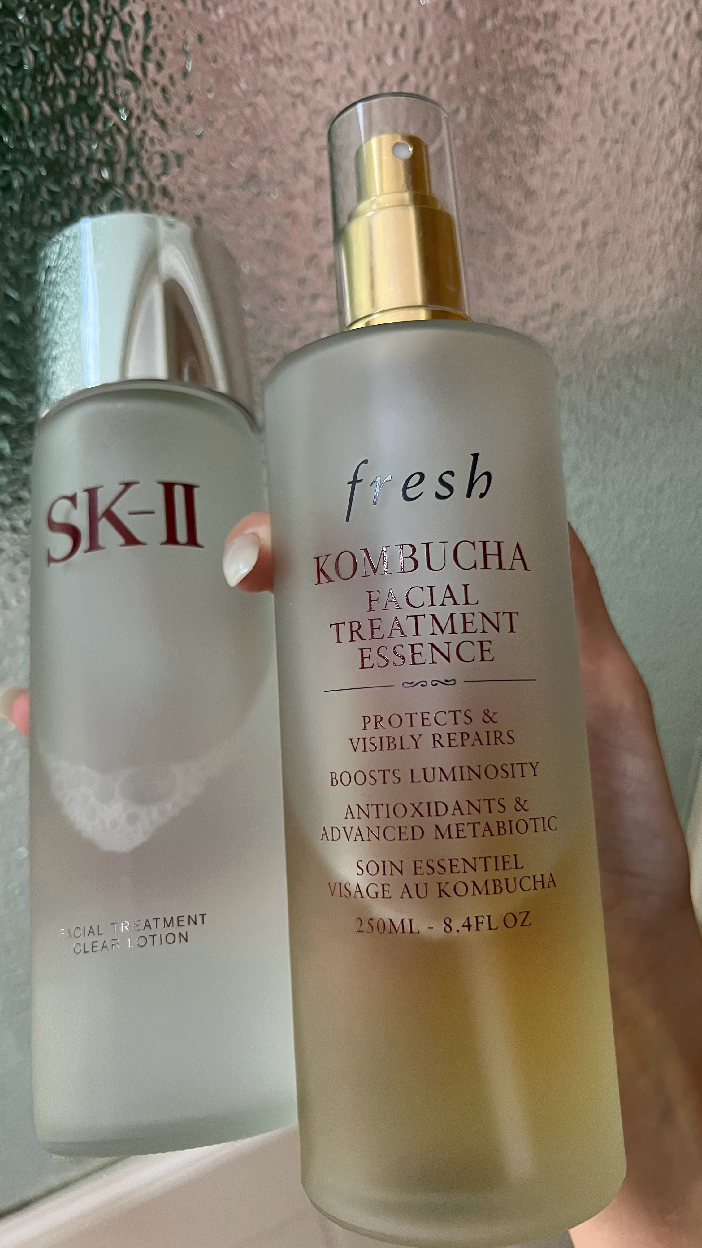 馥蕾诗搭配神仙水一敷一涂都要用掉大半瓶了我邱邱的单商还没抬半夜护肤给我整emo了