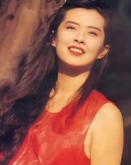 一人一部你最喜欢的王祖贤电影角色，祝她生日快乐！
不要和我抢，我先来：聂小倩。