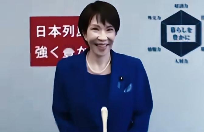 日本即将迎来史上首位女首相——高市早苗，一位对华“鹰派”专业户。此女是靖国神社常