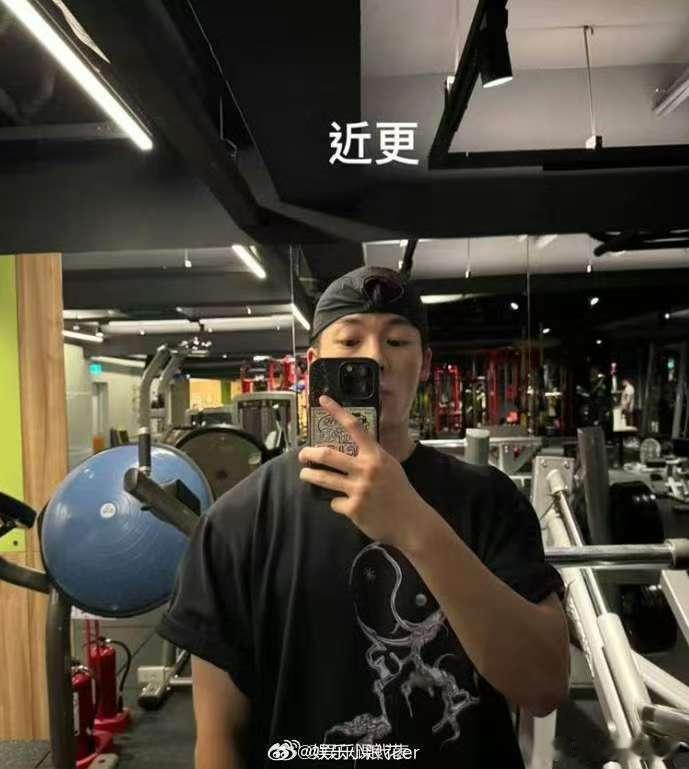 许光汉明日将退伍许光汉明天将退伍许光汉明日将退伍，可以，[憧憬][憧憬][憧憬]