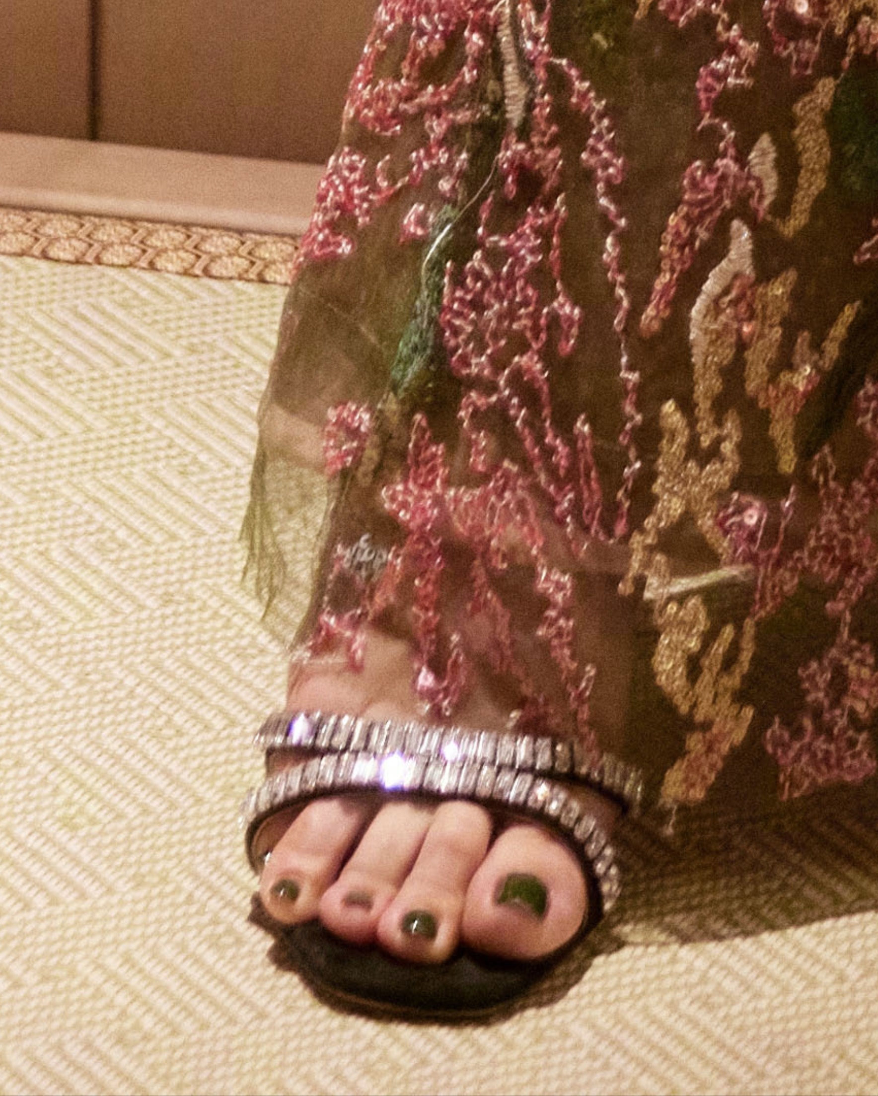 【董璇】👠：黑银水钻绑带高跟凉鞋 ​​​