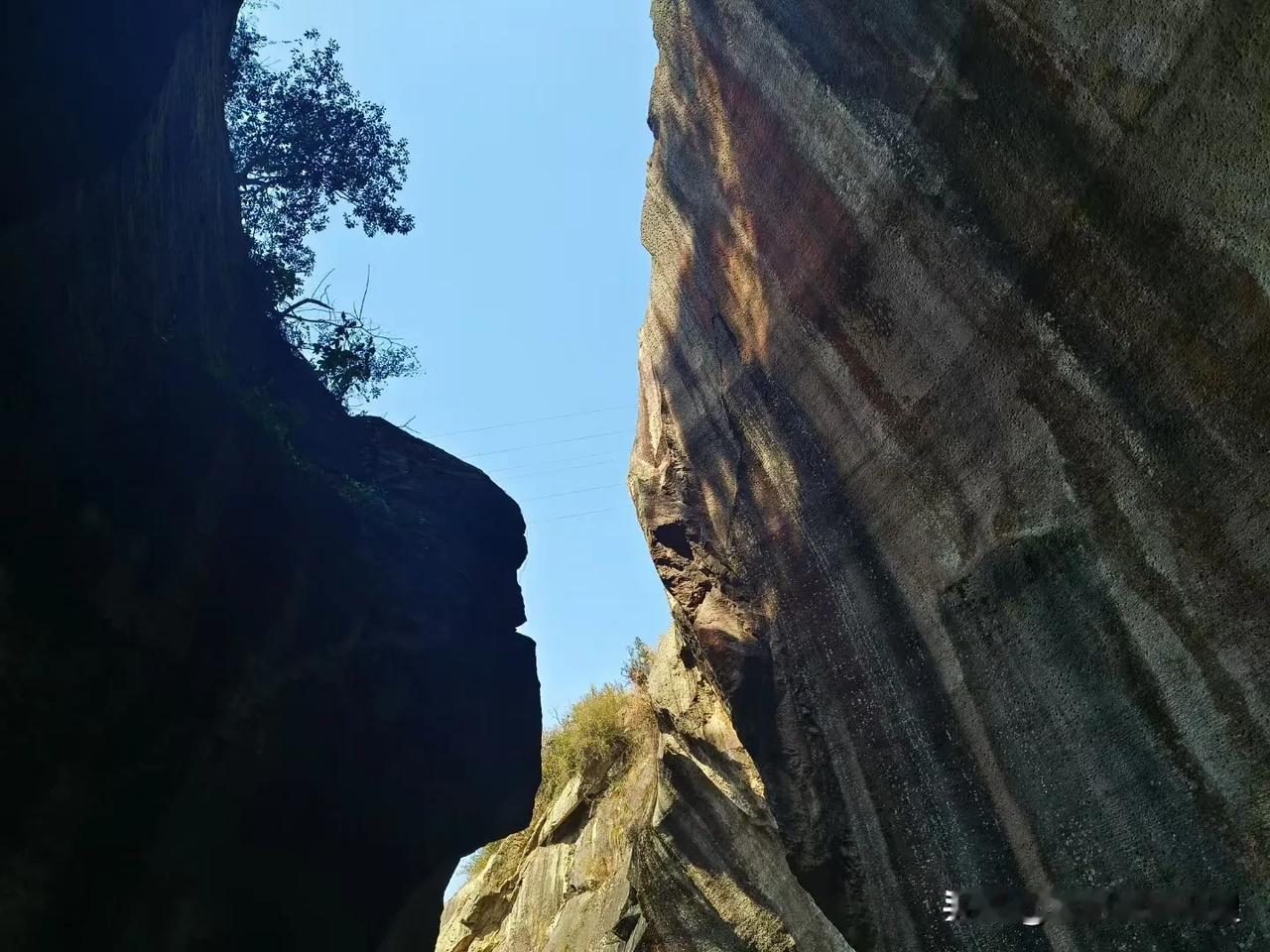 位于黄岩东城山下郎的黄岩石窟景区，重新整修开业了，大家感觉怎么样？值不值去呢？对