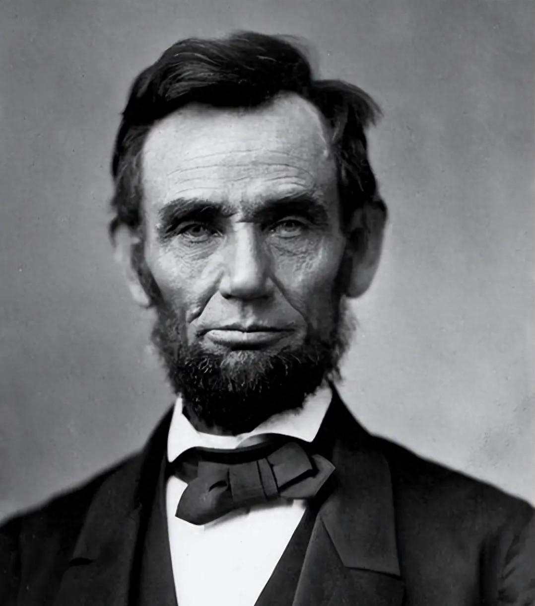 林肯总统用南北战争“告诉”美国人，统一不必征求任何人的意见
   
这是林肯总统