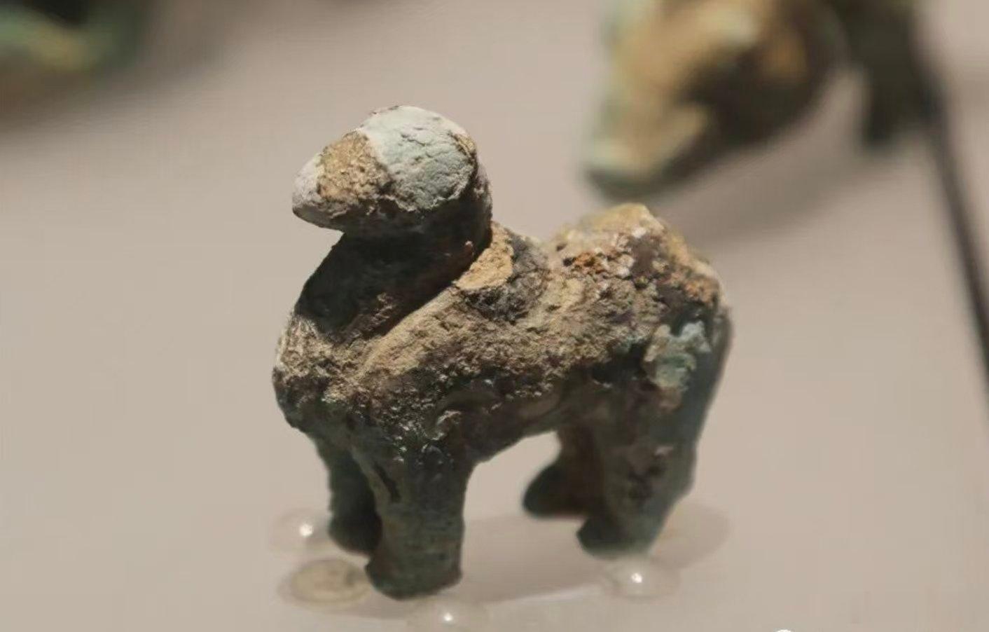 六一儿童节海昏侯家的玩具箱 两千多年前，海昏侯刘贺的长子刘充国，拥有一组青铜动物