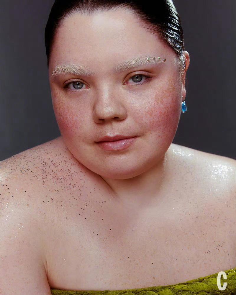 可爱肉肉女孩Cosmopolitan US May 2026  美妆大片 
