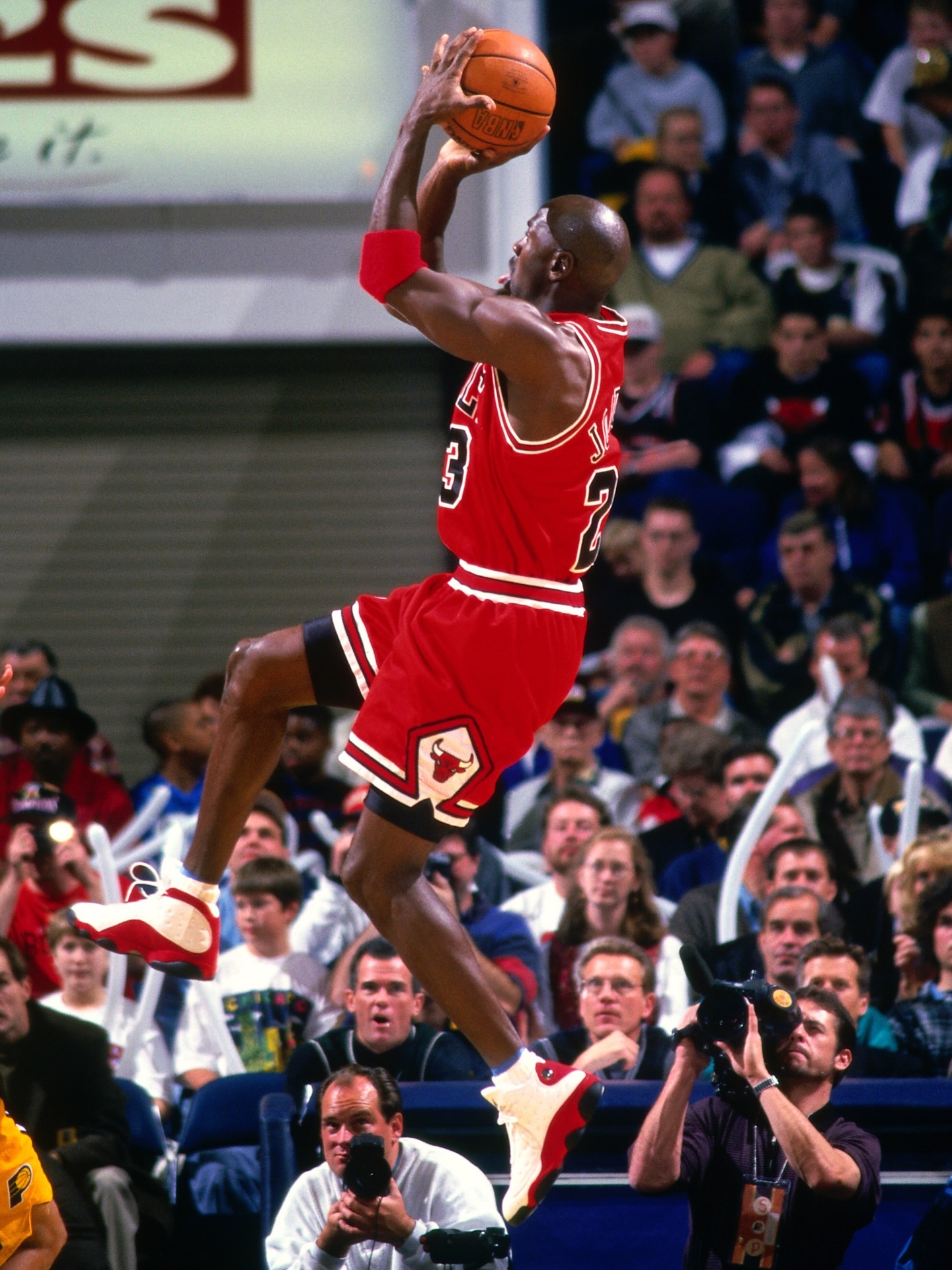 28年前，乔丹上脚的AJ13。乔丹