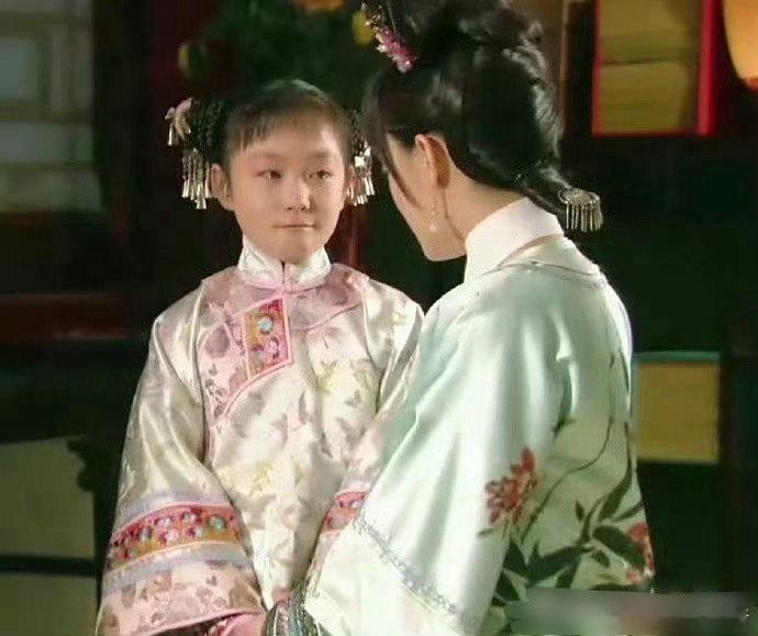才知道，《甄嬛传》里演小玉娆的，居然是孙俪同父异母的妹妹！ ​​​