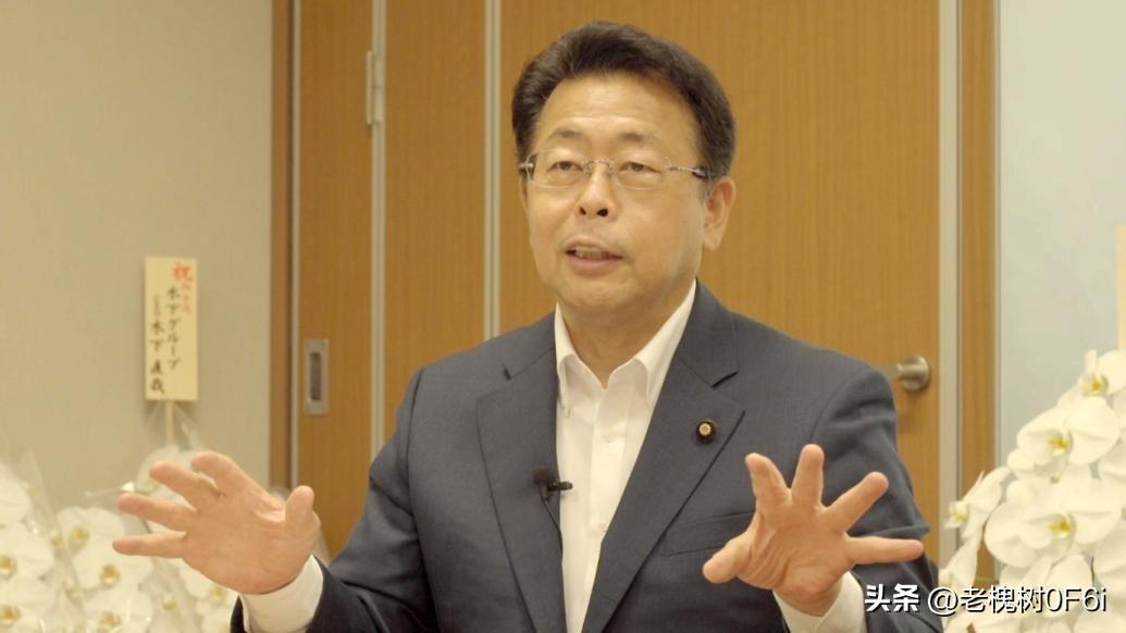 日本大佬不忍了，己对高市早苗出手
 
　　高市早苗上台之后，一心推行穷兵黩武的军