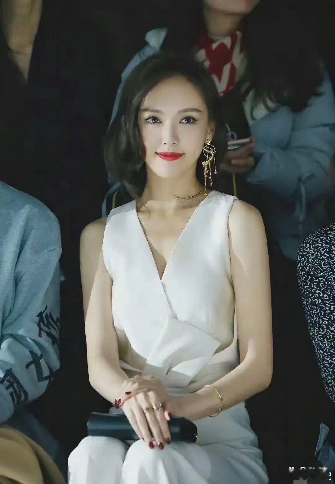 唐嫣这反差很大啊，新剧中的造型会不会像《何以笙箫默》中的感觉，不好看 ​​​
