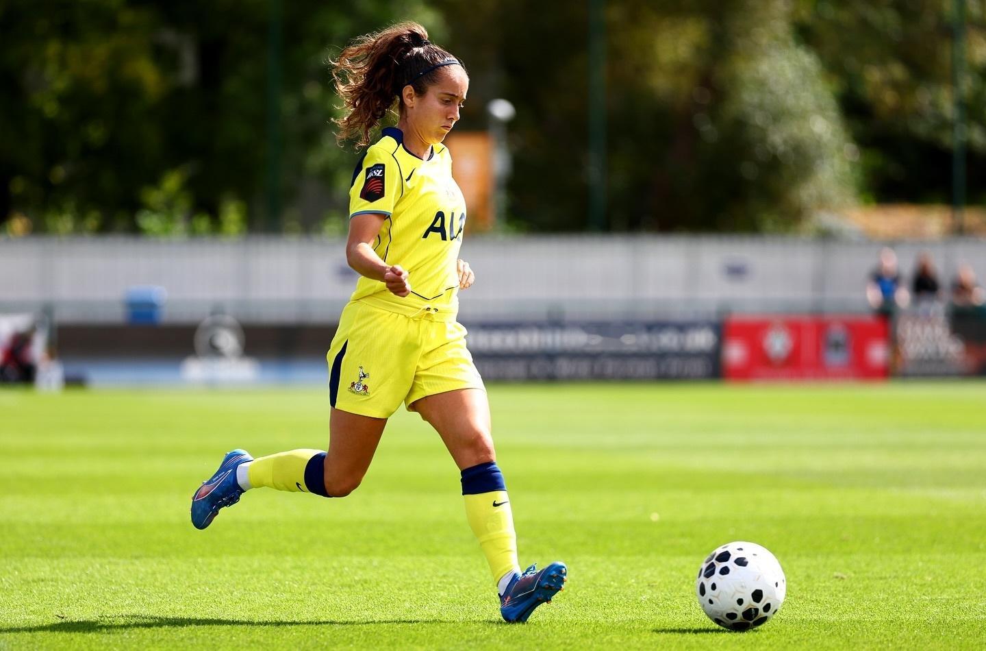 英女超臂章和新字体与T90客场套装的搭配[期待]顺便，人家也是统一字体，但不强制