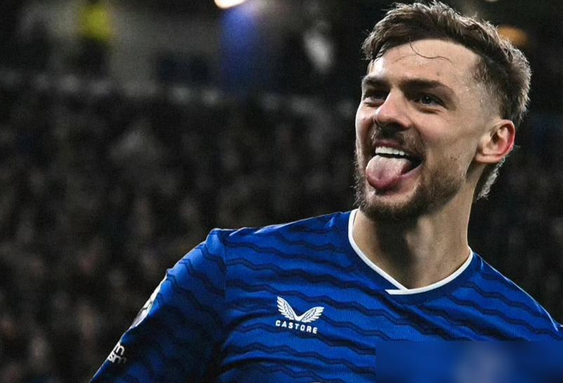 豪门主帅连夜卷铺盖滚蛋，争冠豪强把死敌按在泥地里狂灌四个球，兄弟你喝几杯酒敢写出