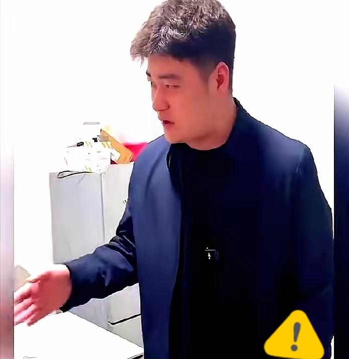 西安这事儿，真是把人性里的“恶”演到了极致，听得人脊背发寒。
 
十万分之一概率