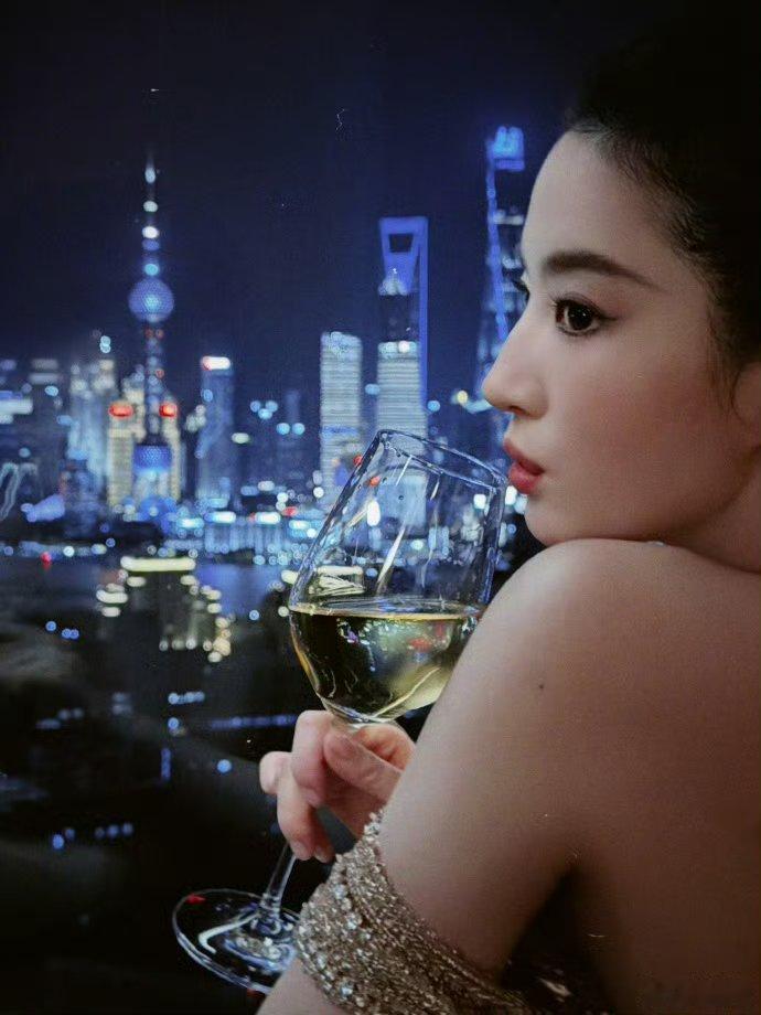 心情不错啊！[吃瓜]赶紧进好组[吃瓜] ​​​