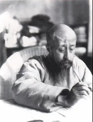 沈钧儒，这位清朝进士出身的法学家，竟成了新中国最高人民法院首任院长！

他的一生